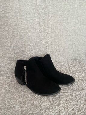 Forever 21 Black Suede Ankle Boots with Side Zip - Women